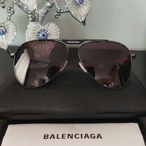 Authentic Balenciaga new season unisex aviator sunglasses - Picture 2 of 6